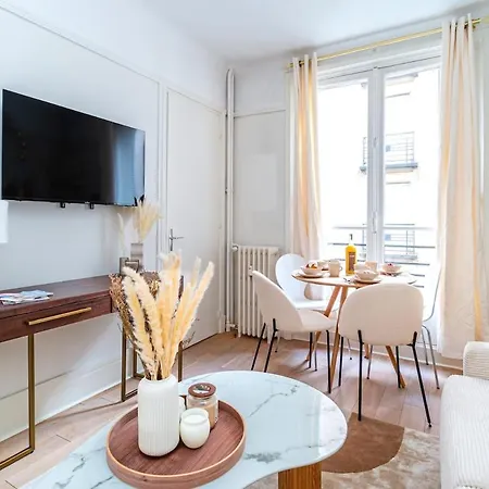 Lumineux Et Confortable A Apartment *